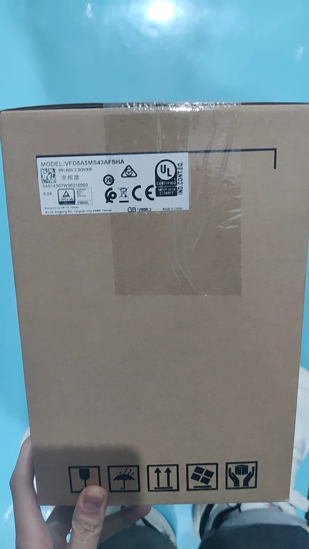 100% nuovo di zecca originale e genuino Delta 380V 2.2KW VFD5A5MS43ANSAA Convertitori di frequenza Servomotore