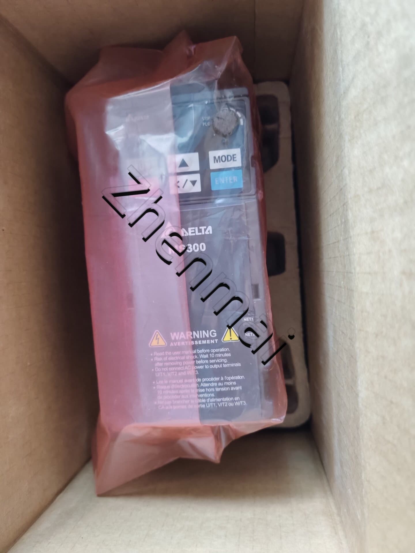 100% nuovo di zecca originale e genuino Delta 380V 3.7KW VFD9A0MS43ANSAA Convertitori di frequenza Servomotore