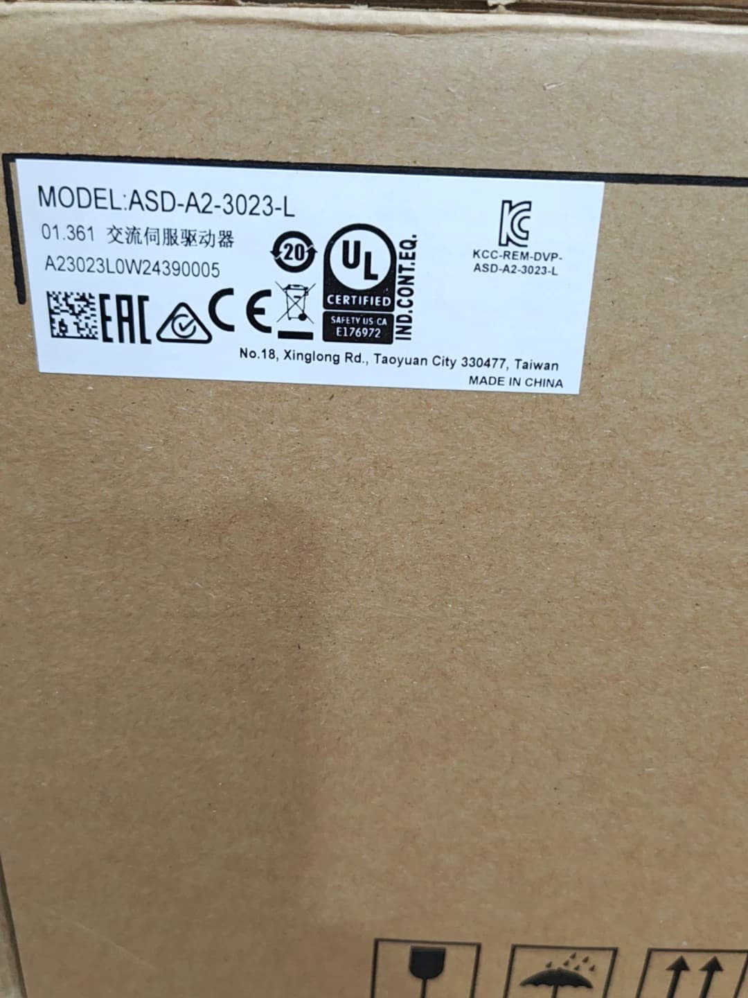 Servomotore di azionamento Delta ASD-B3-3023-L 100% nuovo, originale e genuino.