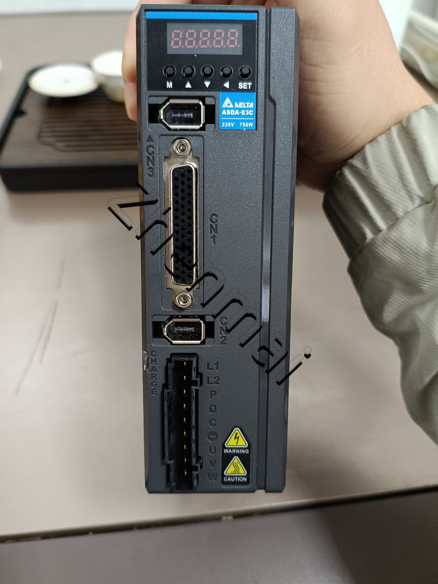 Servomotore di azionamento Delta ASD-E3-0721-L 100% nuovo, originale e genuino.