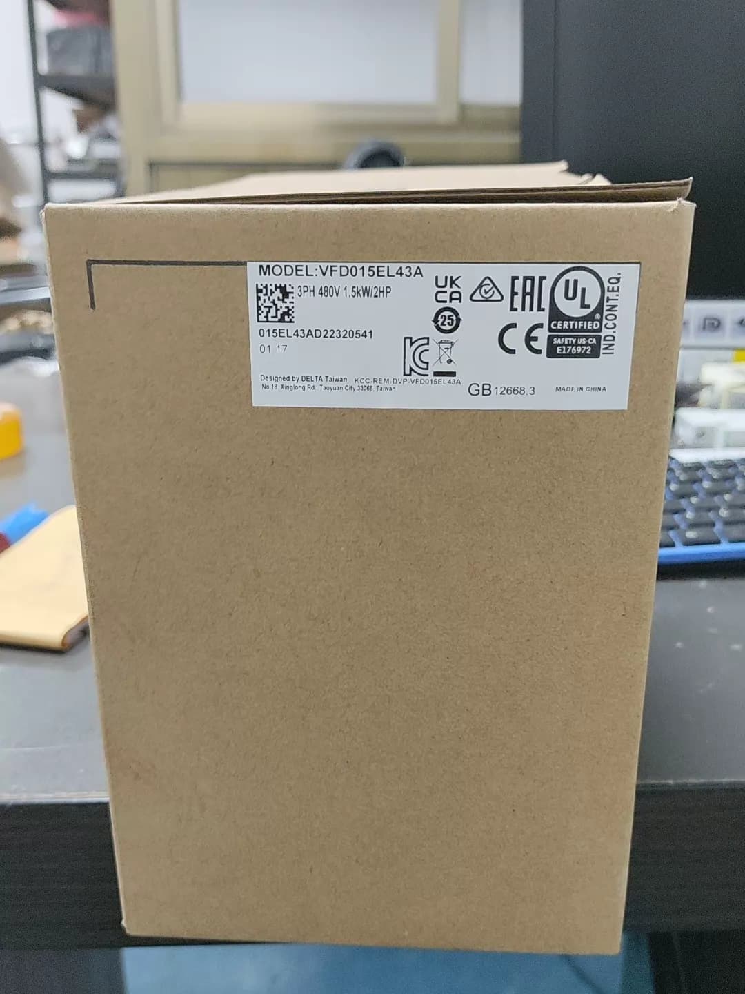 Servomotore di azionamento dei convertitori di frequenza Delta VFD015EL43A originale e genuino al 100%.