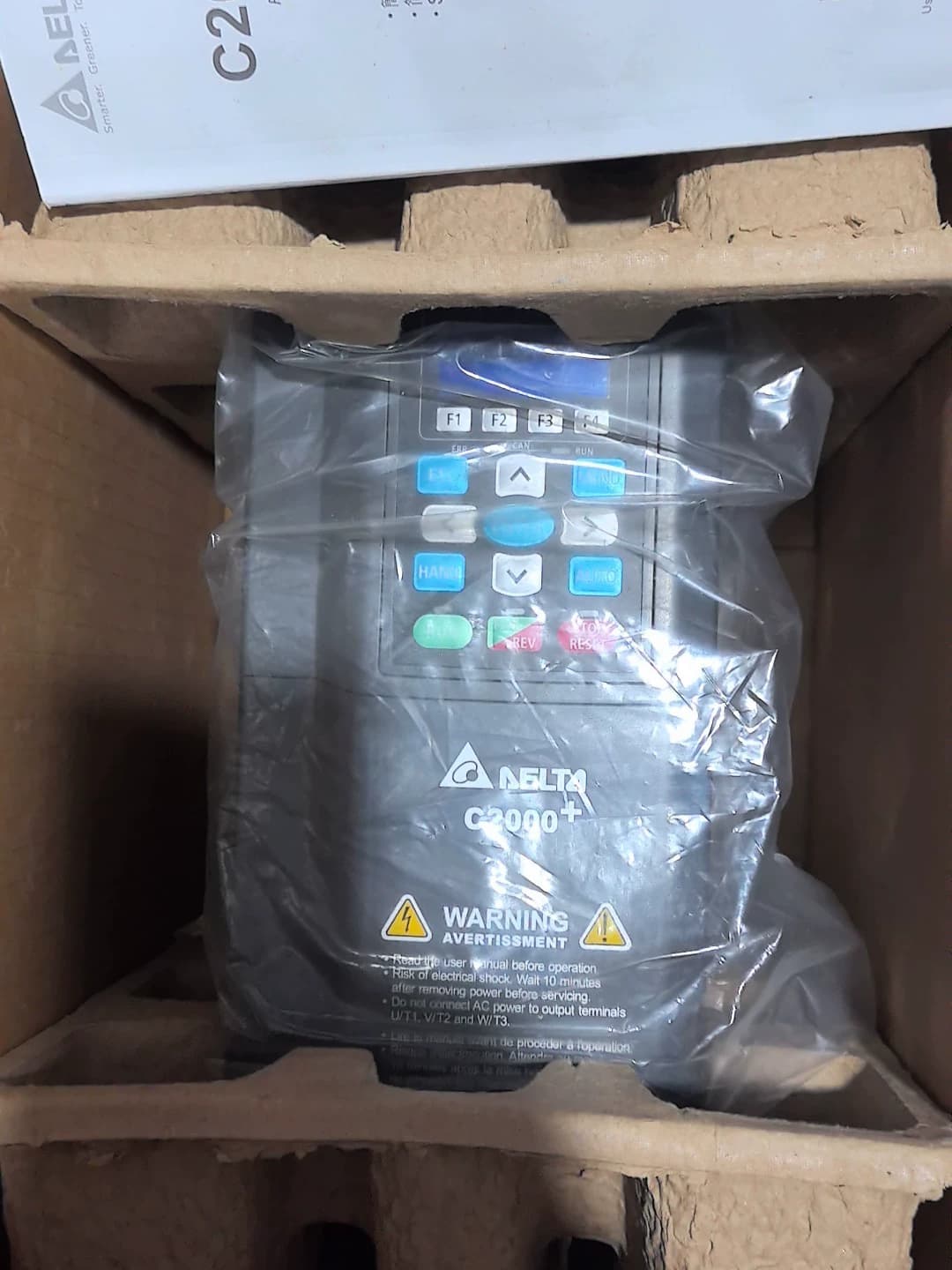Servomotore di azionamento Delta VFD022C43A-21 convertitore di frequenza originale e genuino al 100% nuovo di zecca