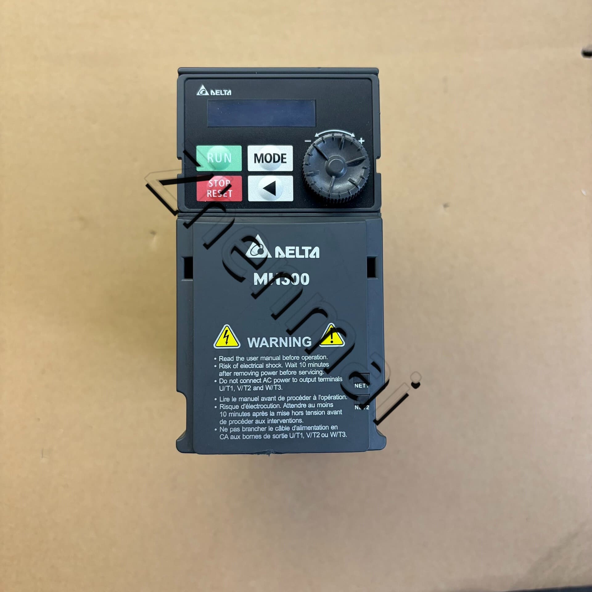 100% nuovo di zecca originale e genuino Delta VFD2A8MH21ANSAA 0.4KW 220V Convertitori di frequenza Servomotore