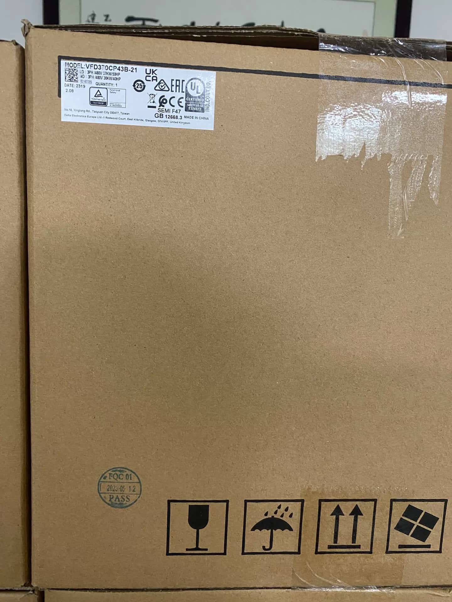 100% nuovo di zecca, originale e genuino Delta VFD370CP43B-21 380V37KW Convertitori di frequenza Servomotore