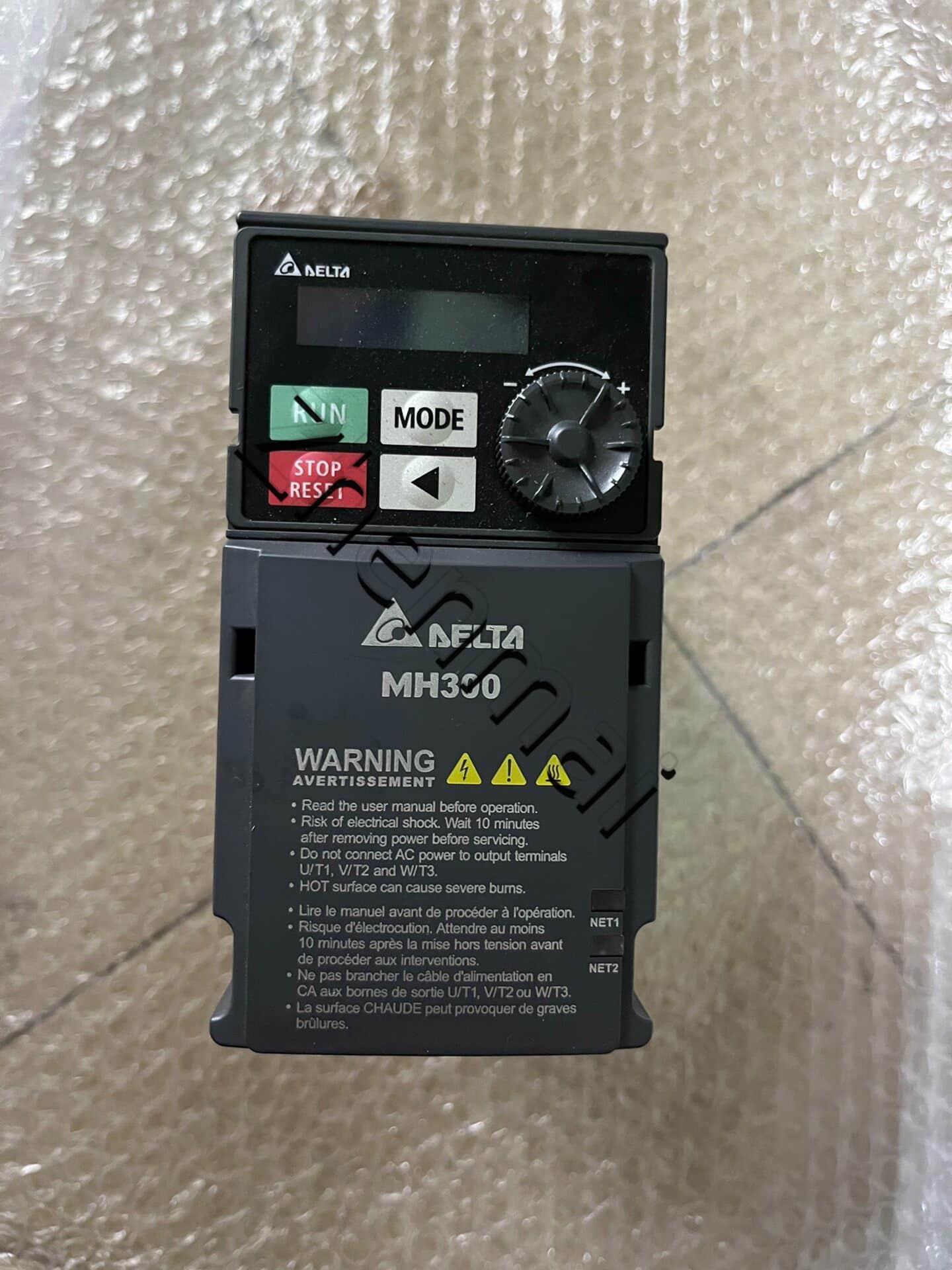 100% nuovo di zecca, originale e genuino Delta VFD3A0MH43ANSAA 0,75KW Convertitori di frequenza Servomotore