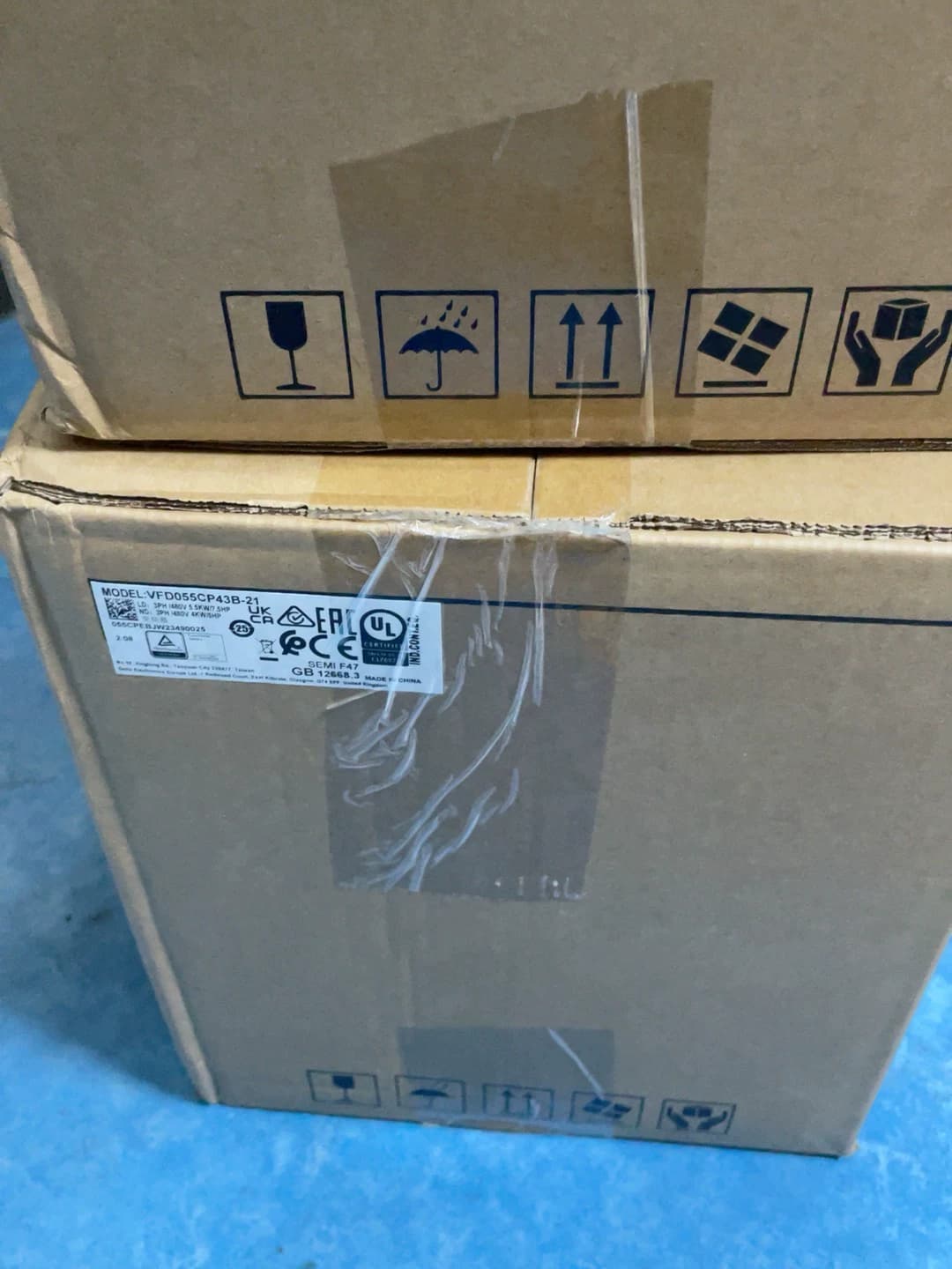 Convertitori di frequenza DeltaVFD055CP43B-21 380V 5.5KW 100% nuovo di zecca, originale e genuino Servomotore di azionamento