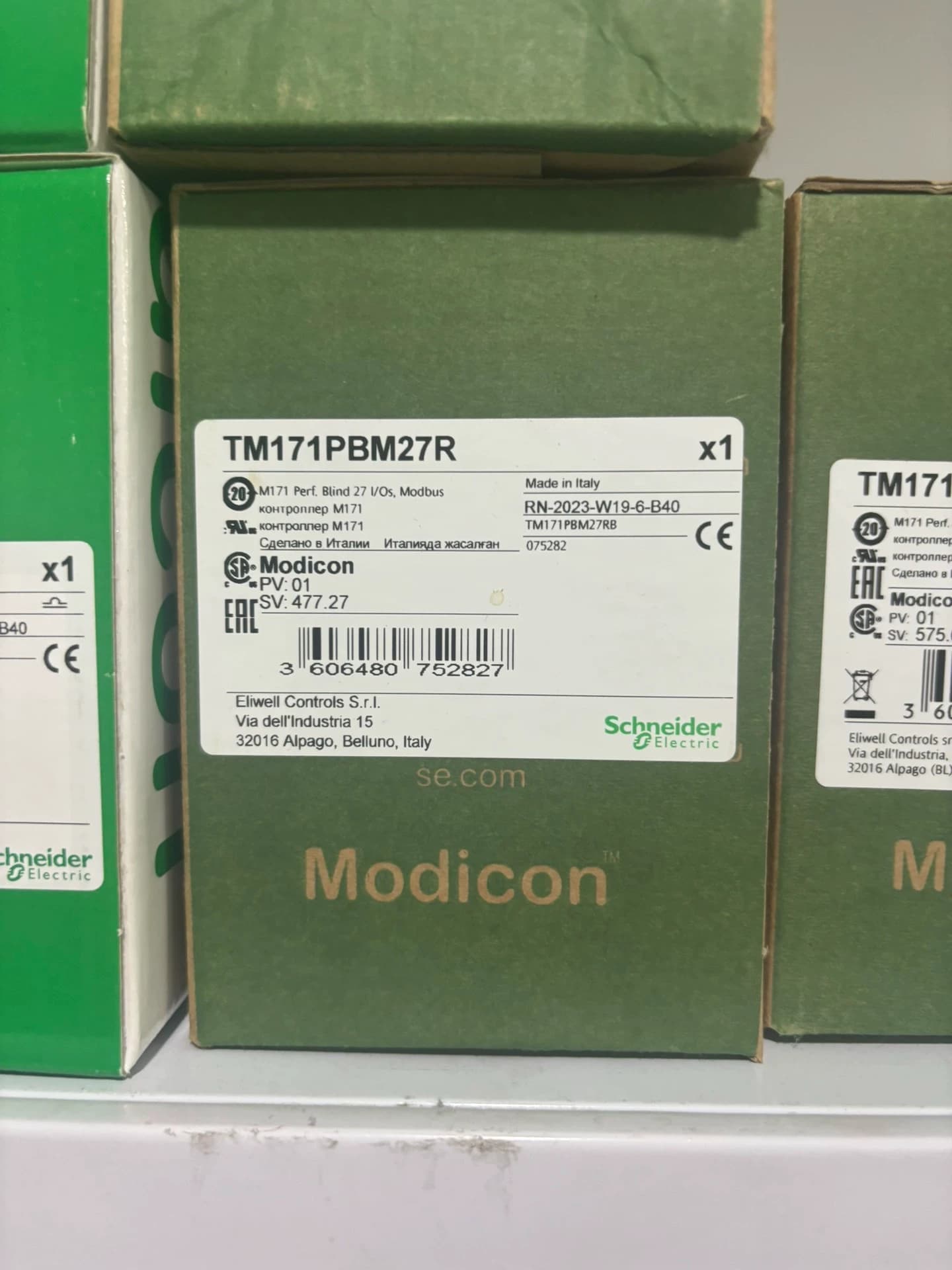 Convertitori di frequenza, interruttori automatici, contattori, dispositivi di protezione Schneider TM171PBM27R nuovissimo, originale e genuino al 100%