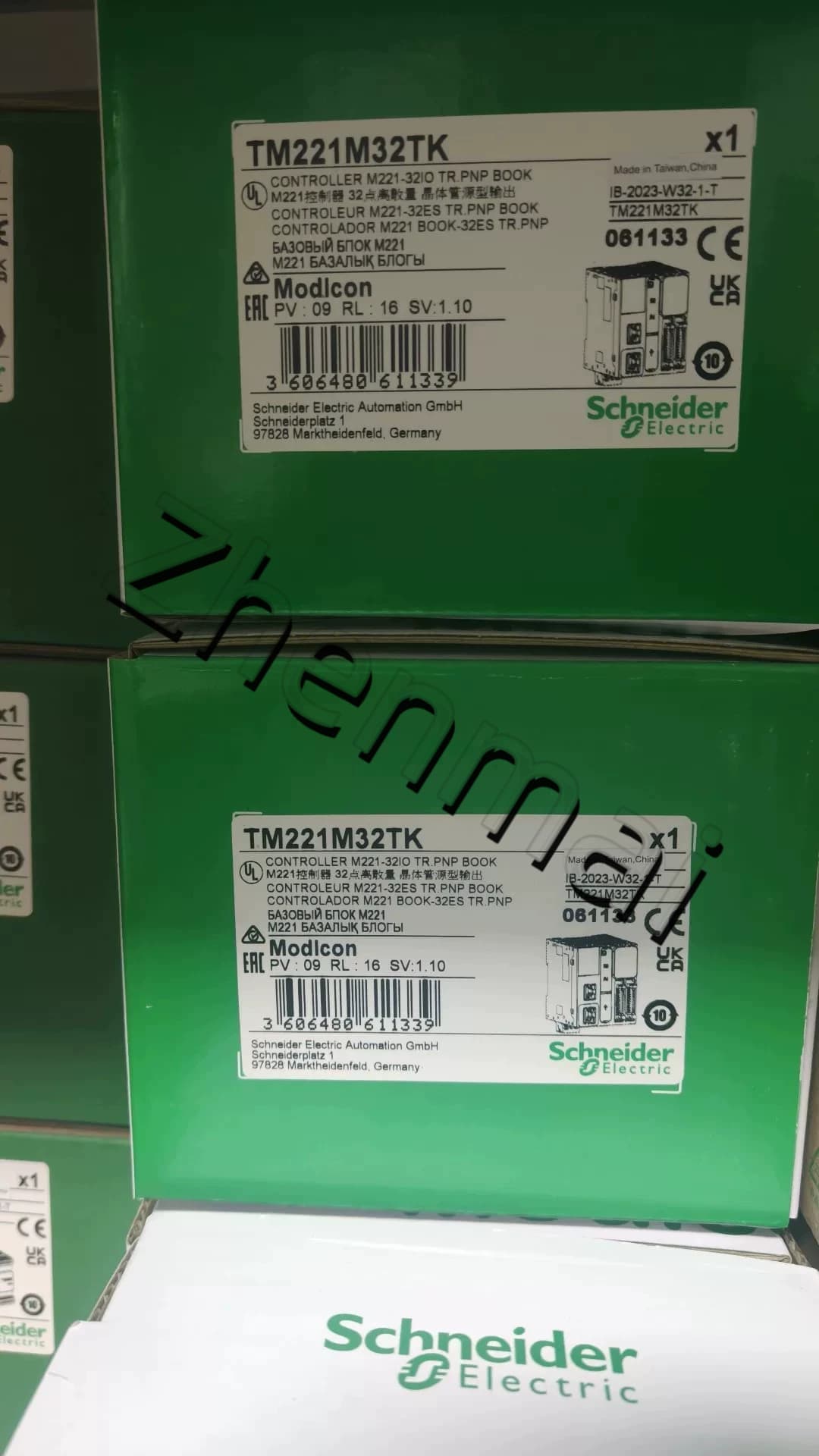 Convertitori di frequenza, interruttori automatici, contattori, dispositivi di protezione Schneider TM221M32TK nuovissimi, originali e originali al 100%