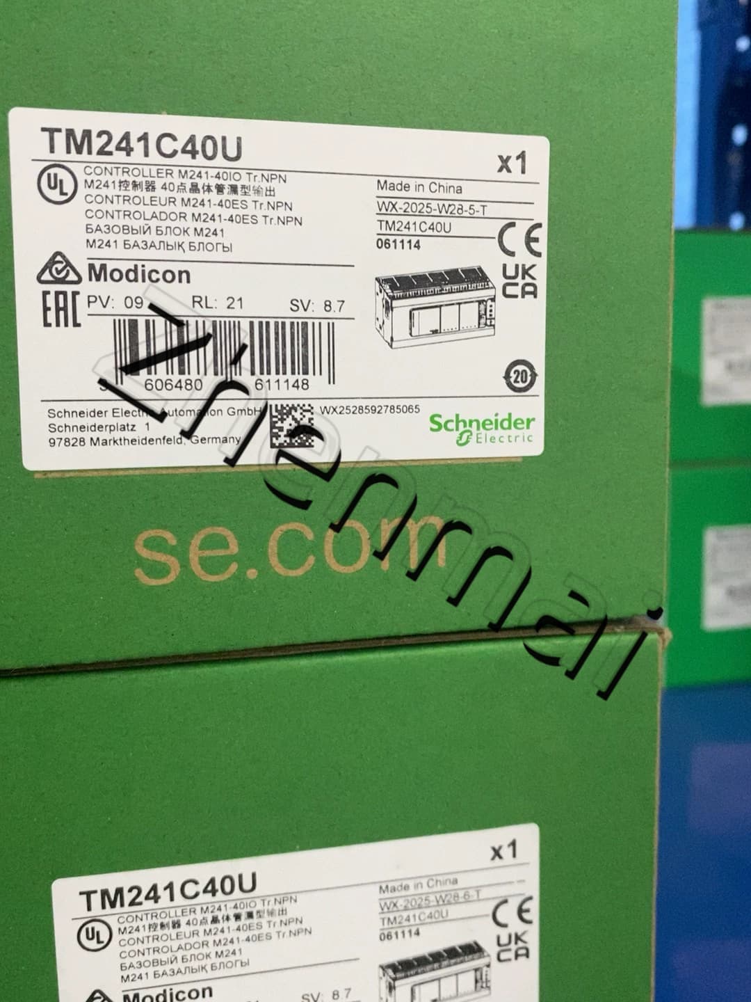 Convertitori di frequenza, interruttori automatici, contattori, dispositivi di protezione Schneider TM241C40U nuovissimi, originali e genuini al 100%