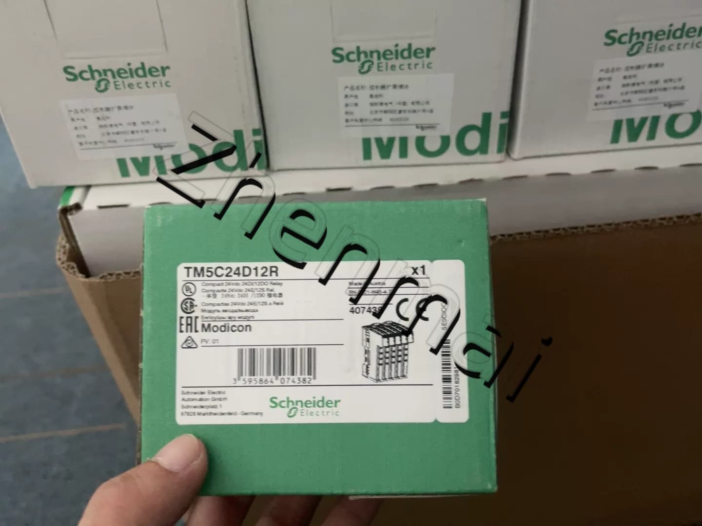 Convertitori di frequenza, interruttori automatici, contattori, dispositivi di protezione Schneider TM5C24D12R nuovissimi, originali e originali al 100%