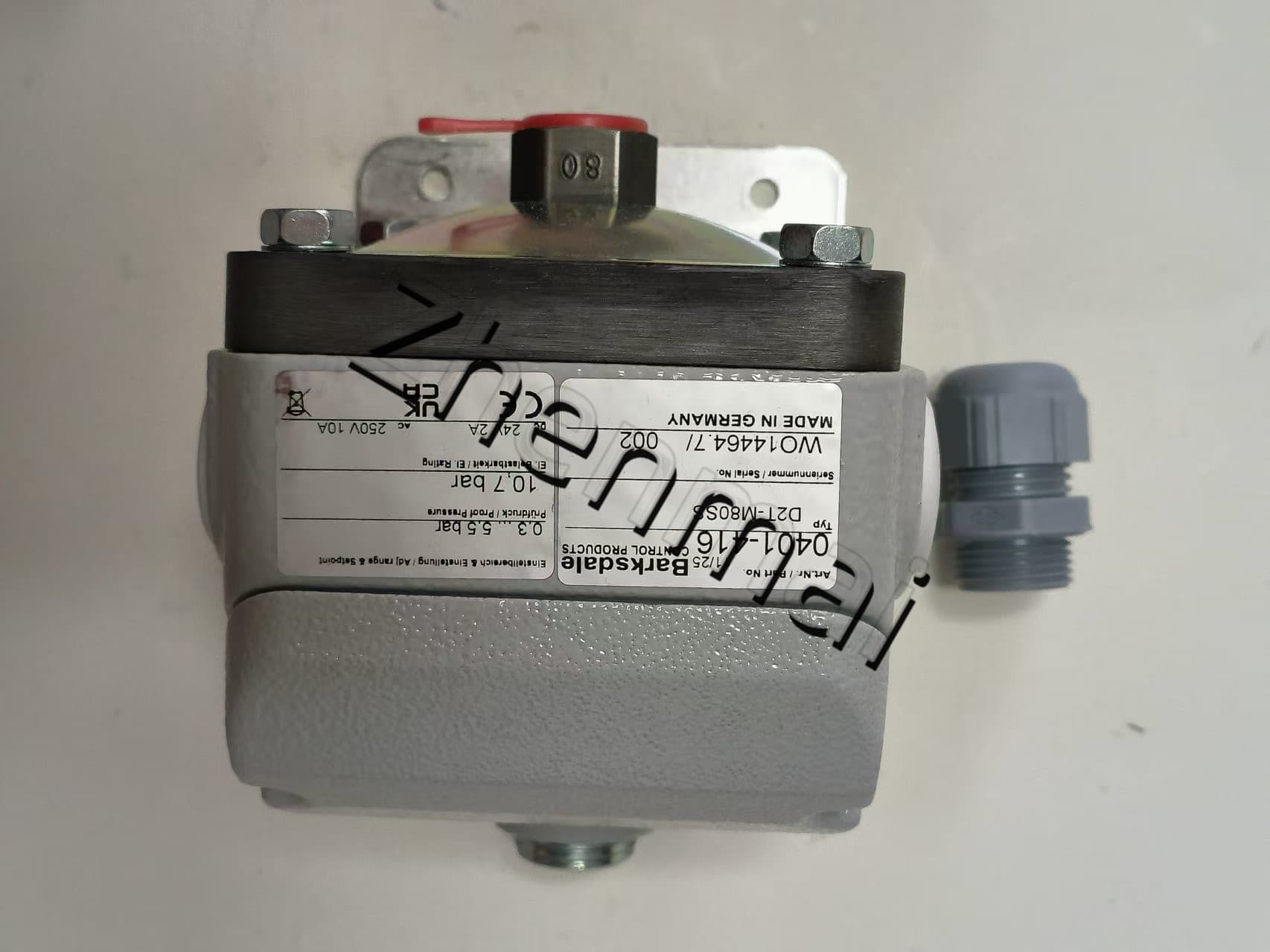 Brand New Original Barksdale 0401-416 D2T-M80SS Sensore di pressione Interruttore di livello Flussostato Pressostato Spedizione veloce