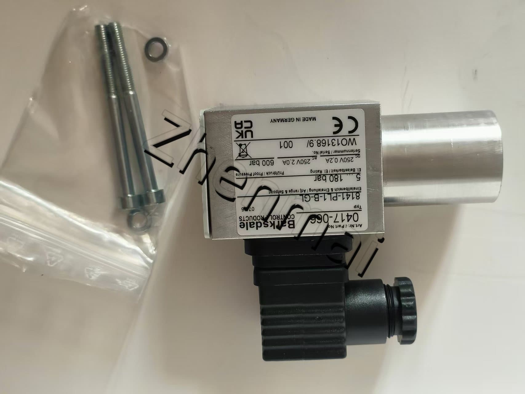 Brand New Original Barksdale 0417-066 8141-PL1-B-GL Sensore di pressione Livellostato Flussostato Pressostato Spedizione veloce