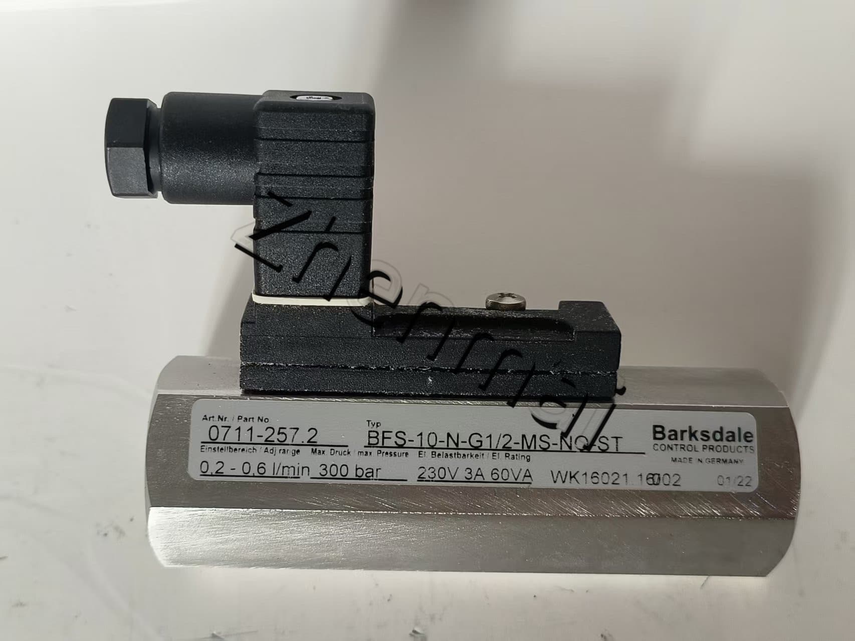 Nuovo originale Barksdale 0711-257.2 Sensore di pressione Interruttore di livello Flussostato Pressostato Spedizione veloce