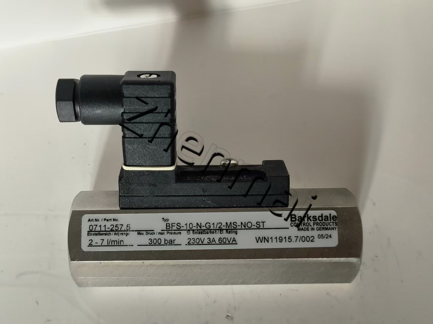 Brand New Original Barksdale 0711-257.5 Sensore di pressione Livellostato Flussostato Pressostato Spedizione veloce