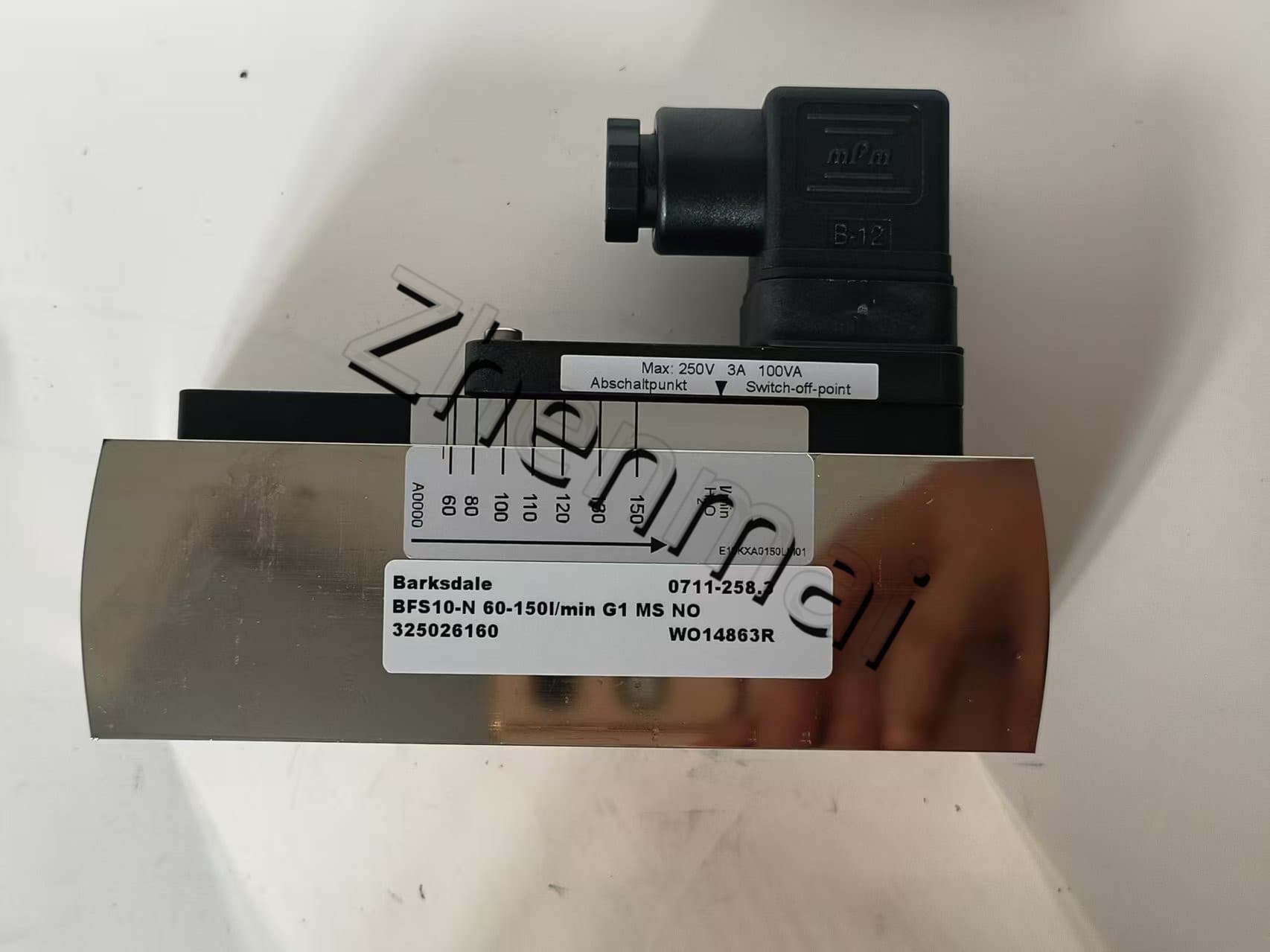Brand New Original Barksdale 0711-258.3 Sensore di pressione Livellostato Flussostato Pressostato Spedizione veloce