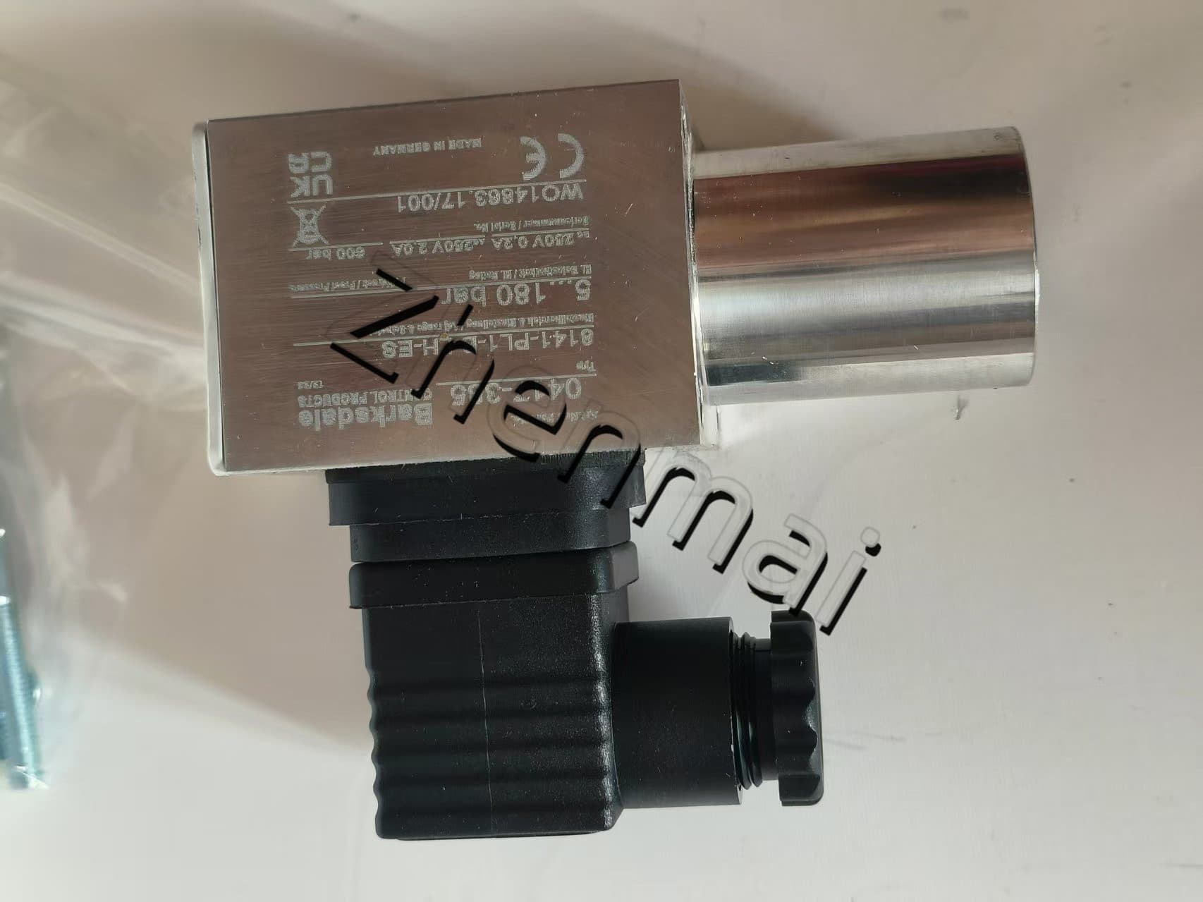 Brand New Original Barksdale 8141-PL1-B-LH-ES 0417-385 Sensore di pressione Interruttore di livello Flussostato Pressostato Spedizione veloce