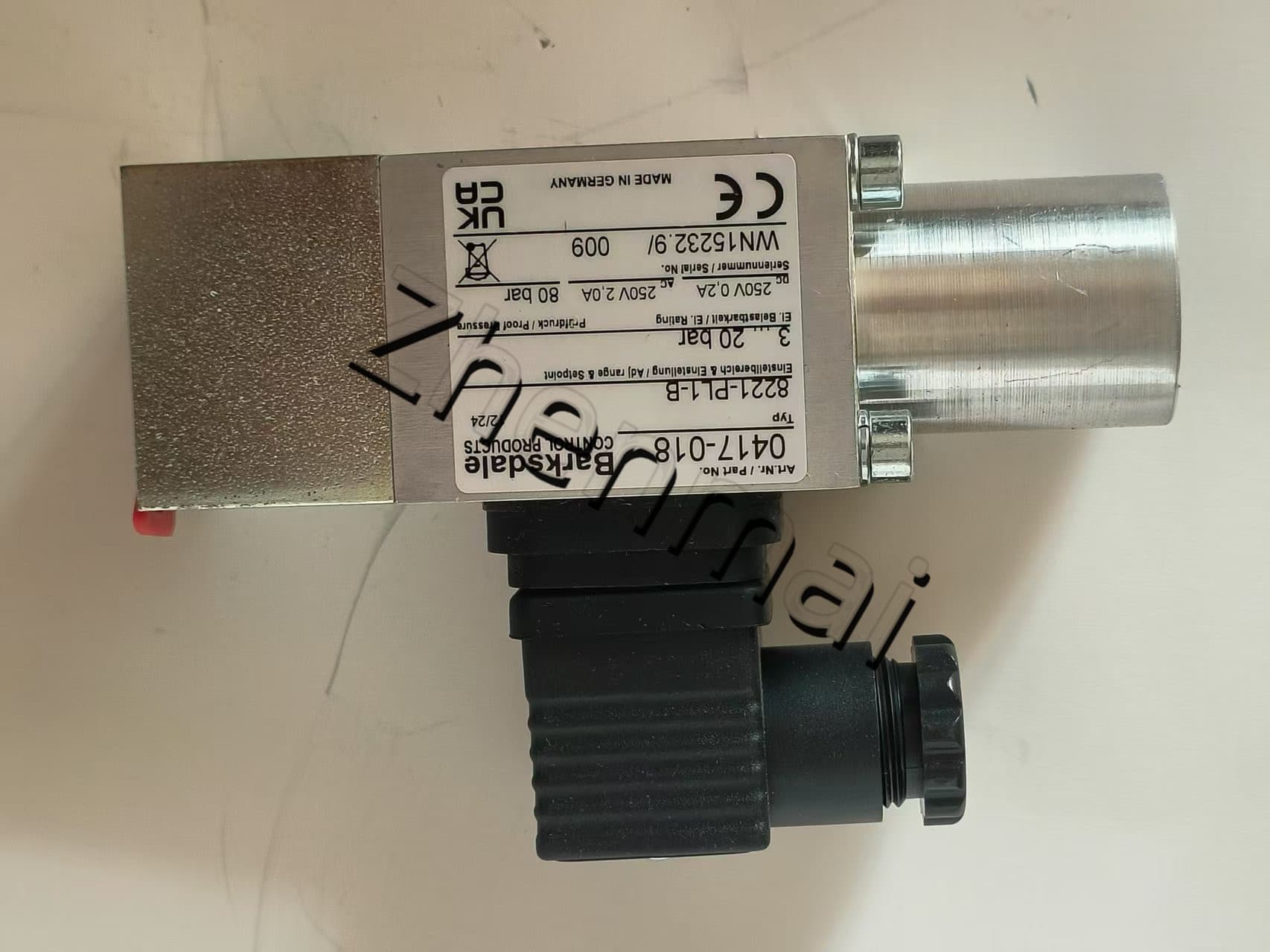 Brand New Original Barksdale 8221-PL1-B 0417-018 Sensore di pressione Interruttore di livello Flussostato Pressostato Spedizione veloce