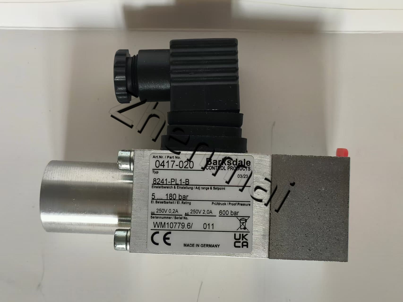 Brand New Original Barksdale 8241-PL1-B 0417-020 Sensore di pressione Interruttore di livello Flussostato Pressostato Spedizione veloce