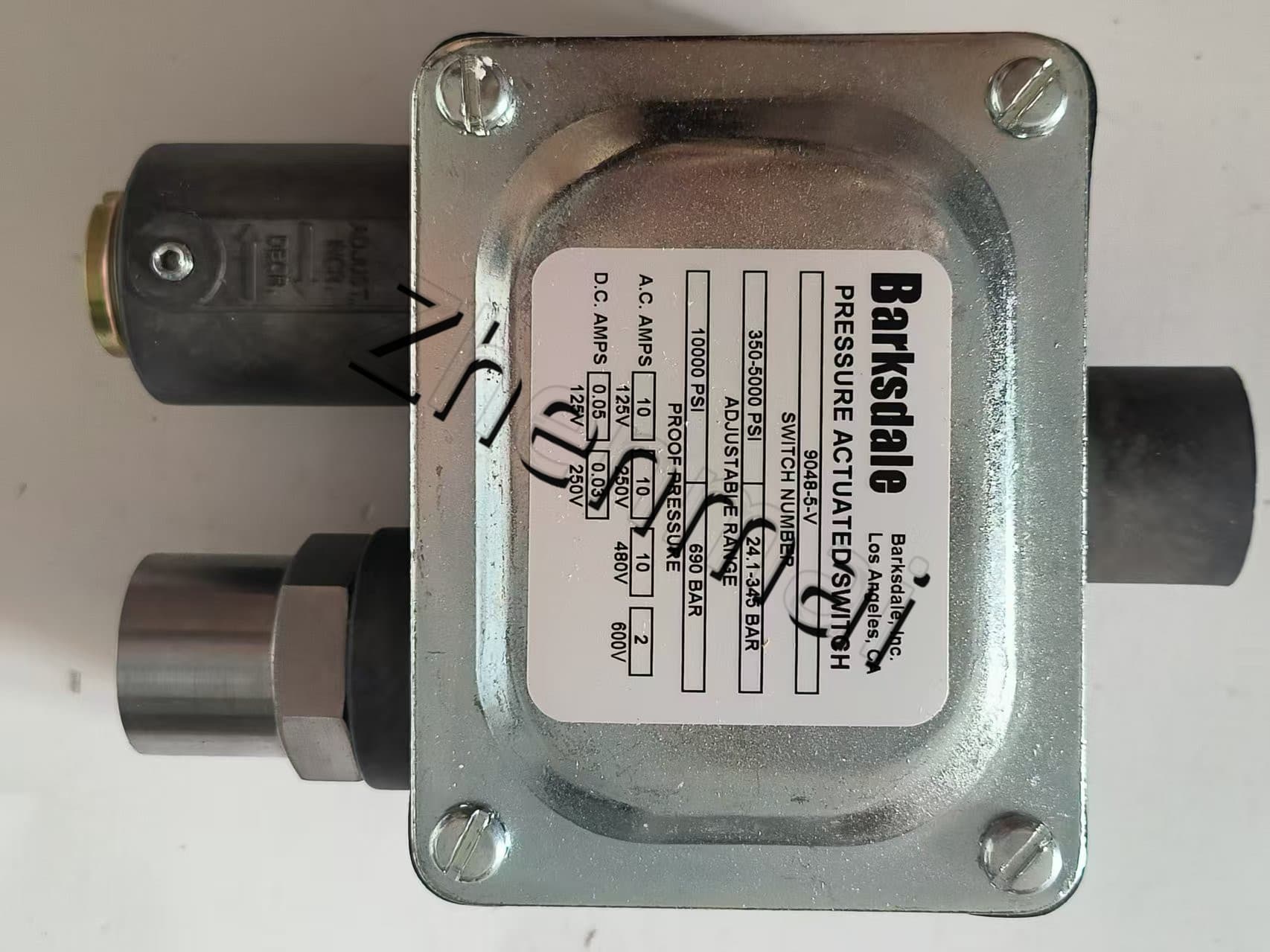 Brand New Original Barksdale 9048-5-V Sensore di pressione Livellostato Flussostato Pressostato Spedizione veloce