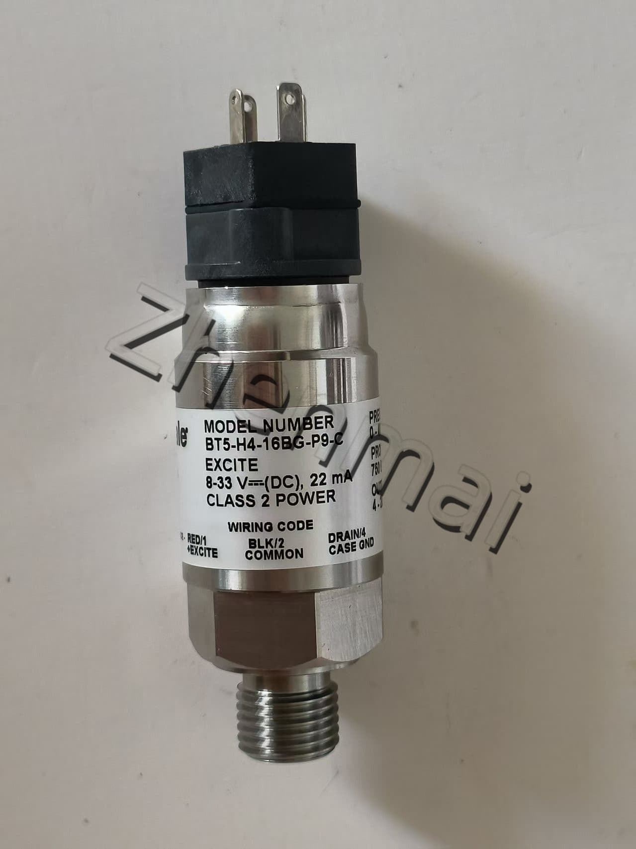 Brand New Original Barksdale BT5-H4-16BG-P9-C Sensore di pressione Livellostato Flussostato Pressostato Spedizione veloce