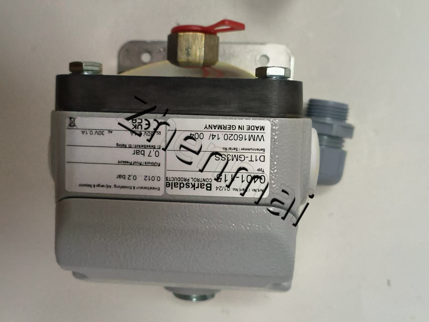 Brand New Original Barksdale D1T-GM3SS 0401-115 Sensore di pressione Livellostato Flussostato Pressostato Spedizione veloce