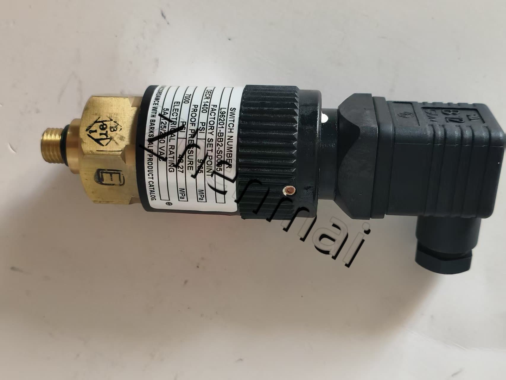Brand New Original Barksdale L96201-BB2-S0005 Sensore di pressione Livellostato Flussostato Pressostato Spedizione veloce