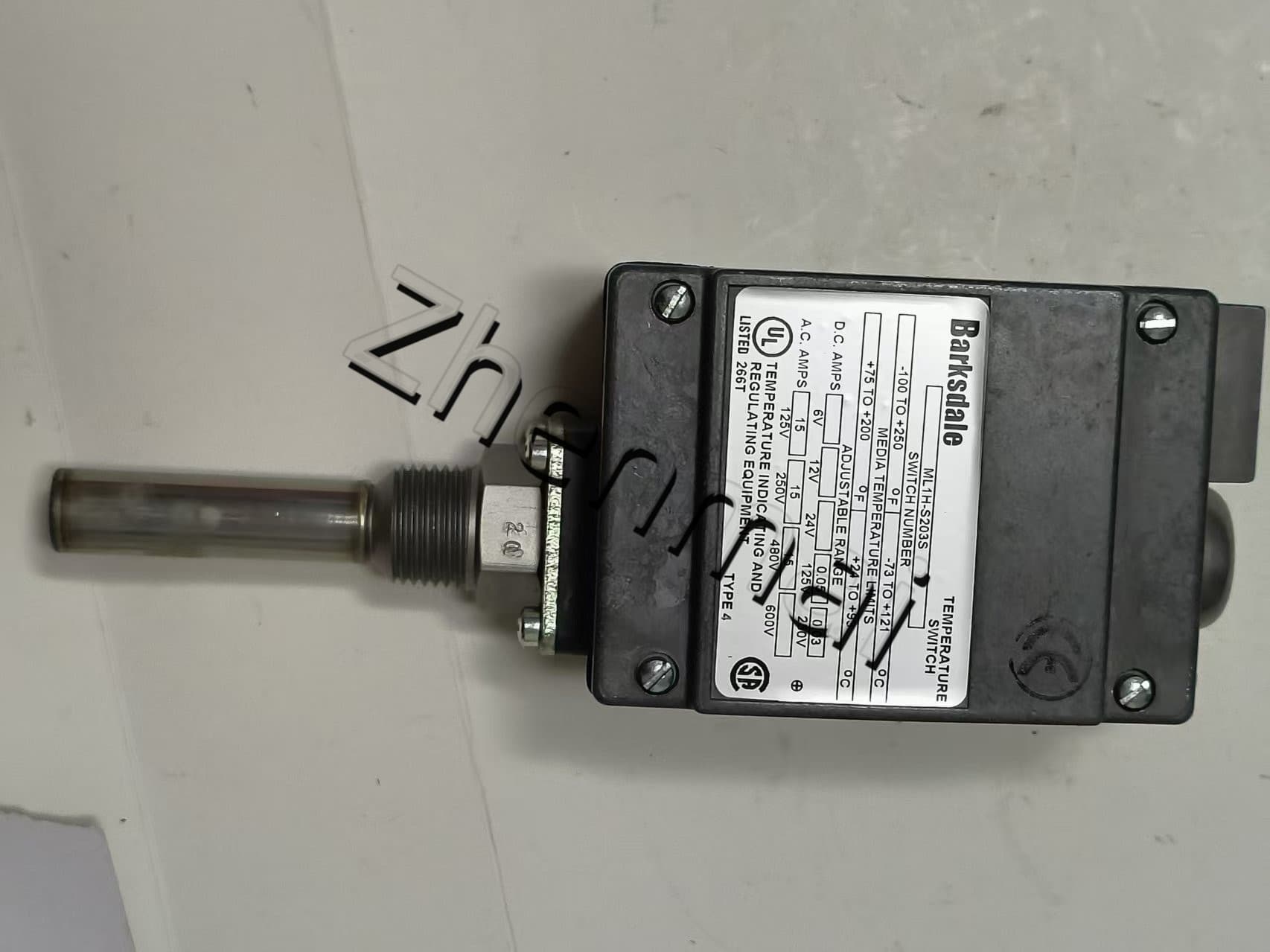 Nuovissimo originale Barksdale ML1H-S203S Sensore di pressione Interruttore di livello Flussostato Pressostato Spedizione veloce