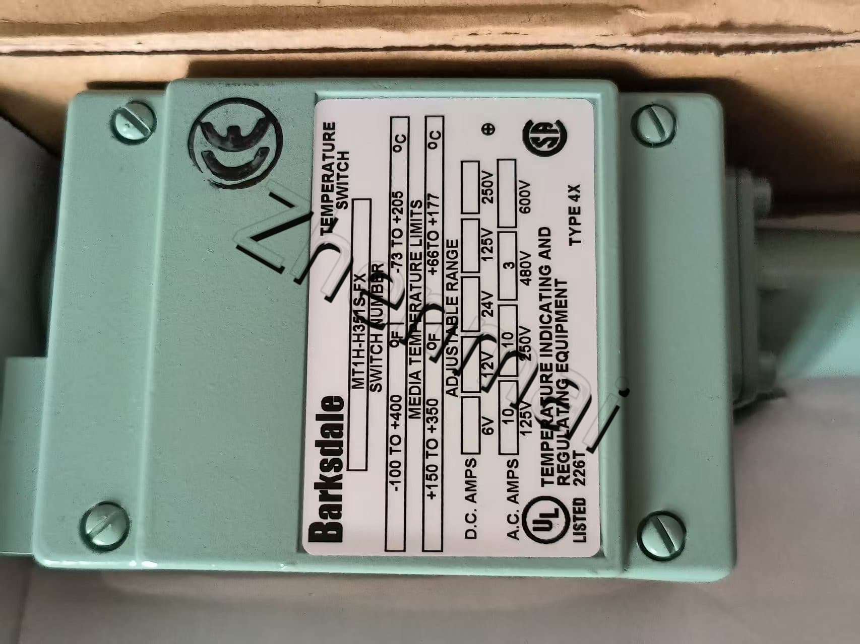 Nuovissimo originale Barksdale MT1H-H351S-FX Sensore di pressione Interruttore di livello Flussostato Pressostato Spedizione veloce