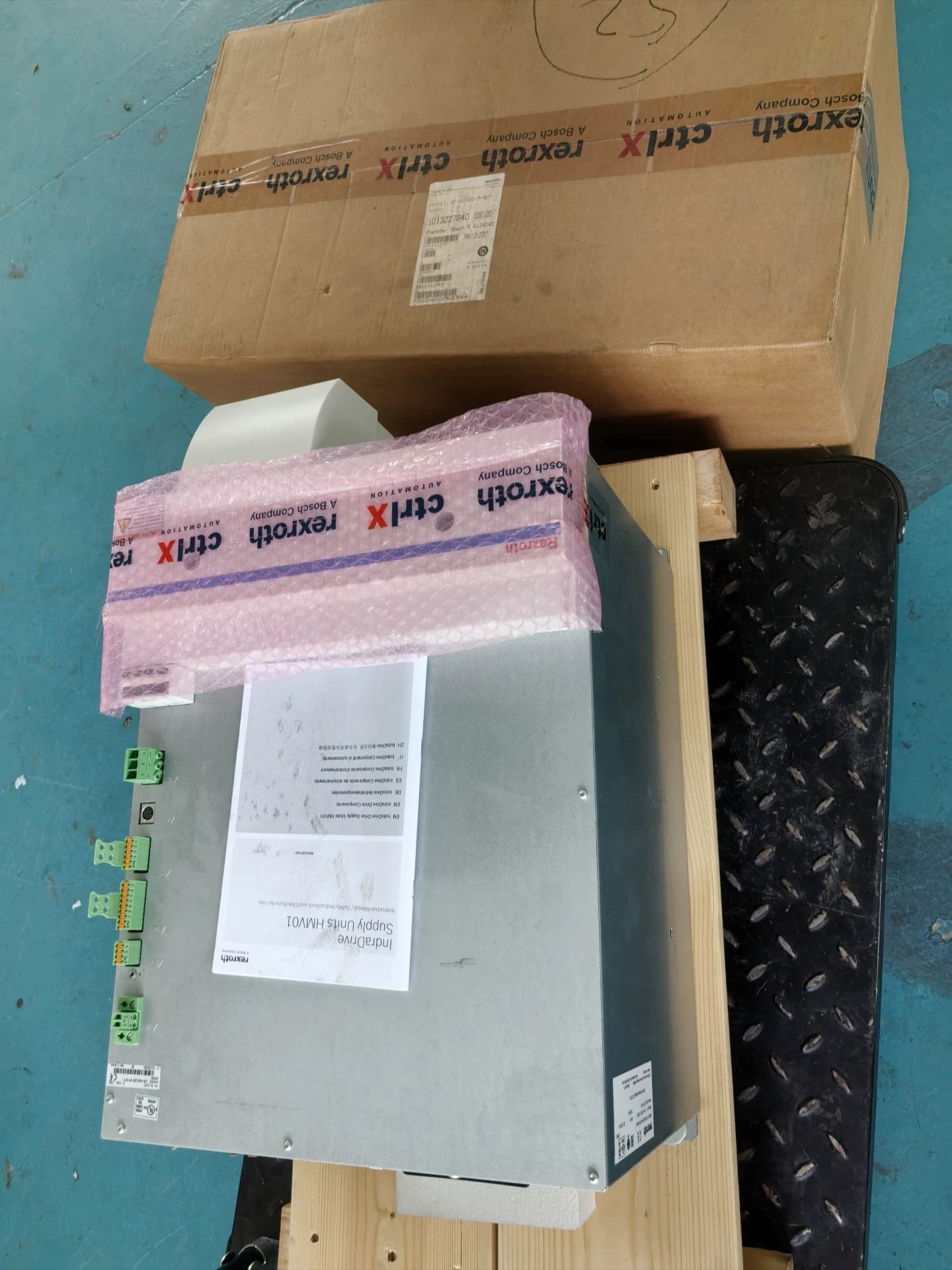 Servomotore Bosch Rexroth originale nuovo di zecca HMV01.1R-W0120-A-07-NNNN Servomotore Spedizione veloce