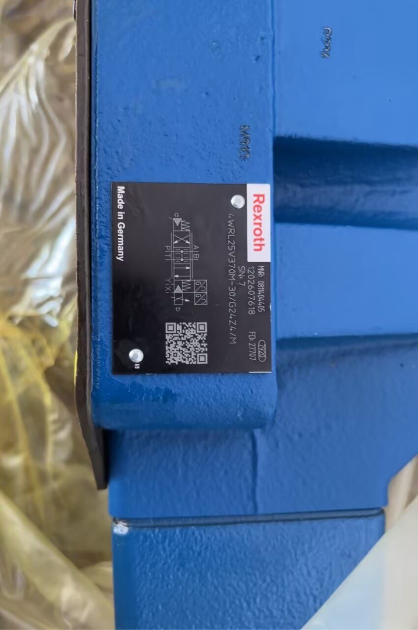 Brand New Original Bosch Rexroth Servo drive Valvola di riduzione della pressione 4WRAE10W1-30-2XG24K31F1VServo Motor Spedizione veloce