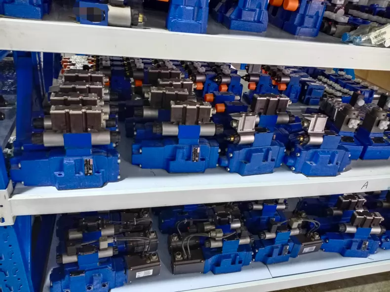 Brand New Original Bosch Rexroth Servo drive Valvola proporzionale DBEME10-7X/200YG24K31A1M Servomotore Spedizione Veloce