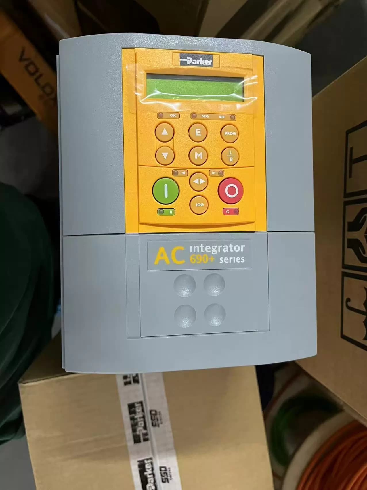 Nuovissimo originale Parker 690-431550B0-B00P00-A400 Servoazionamenti azionamenti a frequenza variabile servomotori controller Spedizione veloce