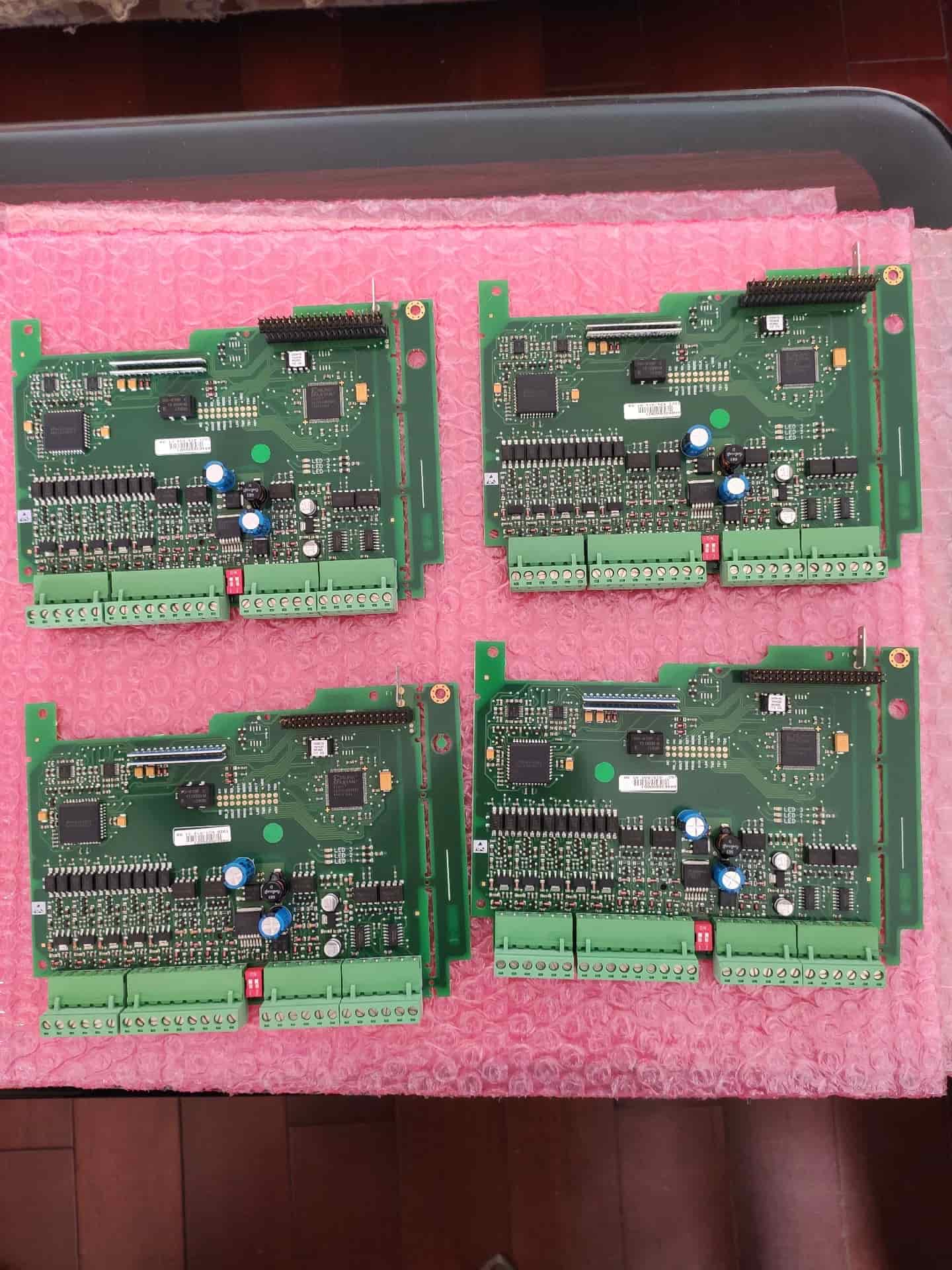 Nuovissimo originale Parker AH463889U001 Servoazionamenti azionamenti a frequenza variabile servomotori controller Spedizione veloce