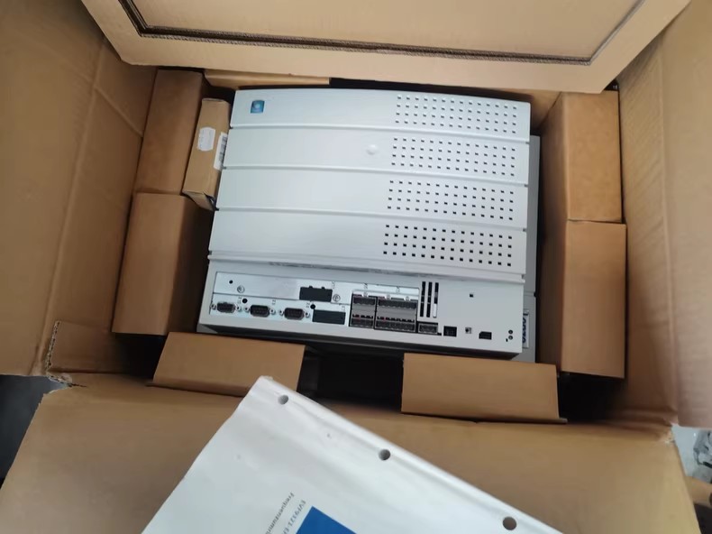Nuovo modulo I/O industriale originale Lenze E94AMSE0134 FedEx DHL spedizione veloce