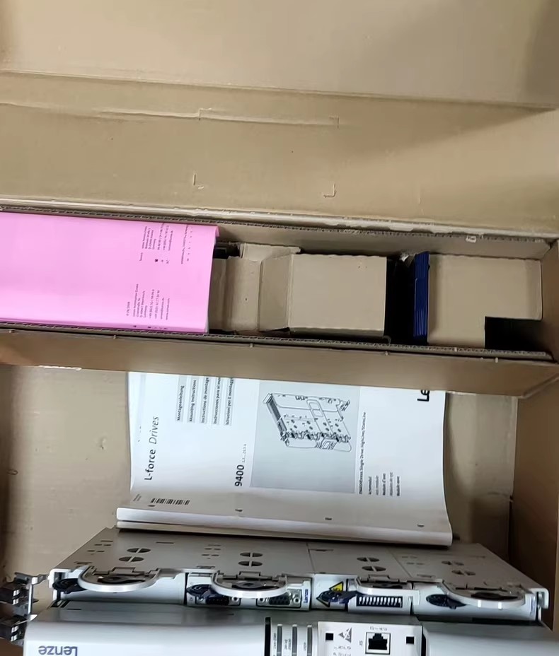 Nuovo modulo I/O industriale originale Lenze E94ASHE0044 FedEx DHL spedizione veloce