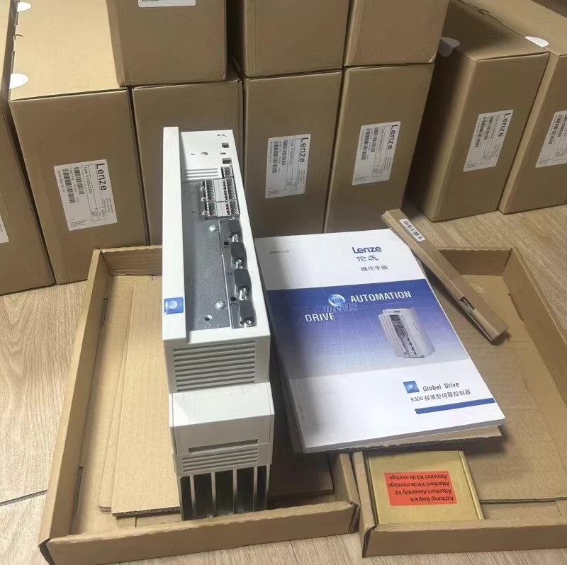 Nuovo modulo I/O industriale Lenze E94ASSE1724 originale FedEx DHL spedizione veloce
