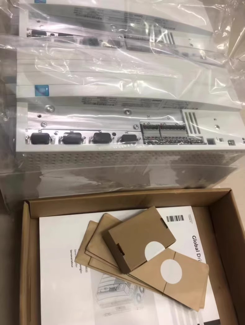 Nuovo modulo I/O industriale Lenze ECSEP008C4B originale FedEx DHL spedizione veloce