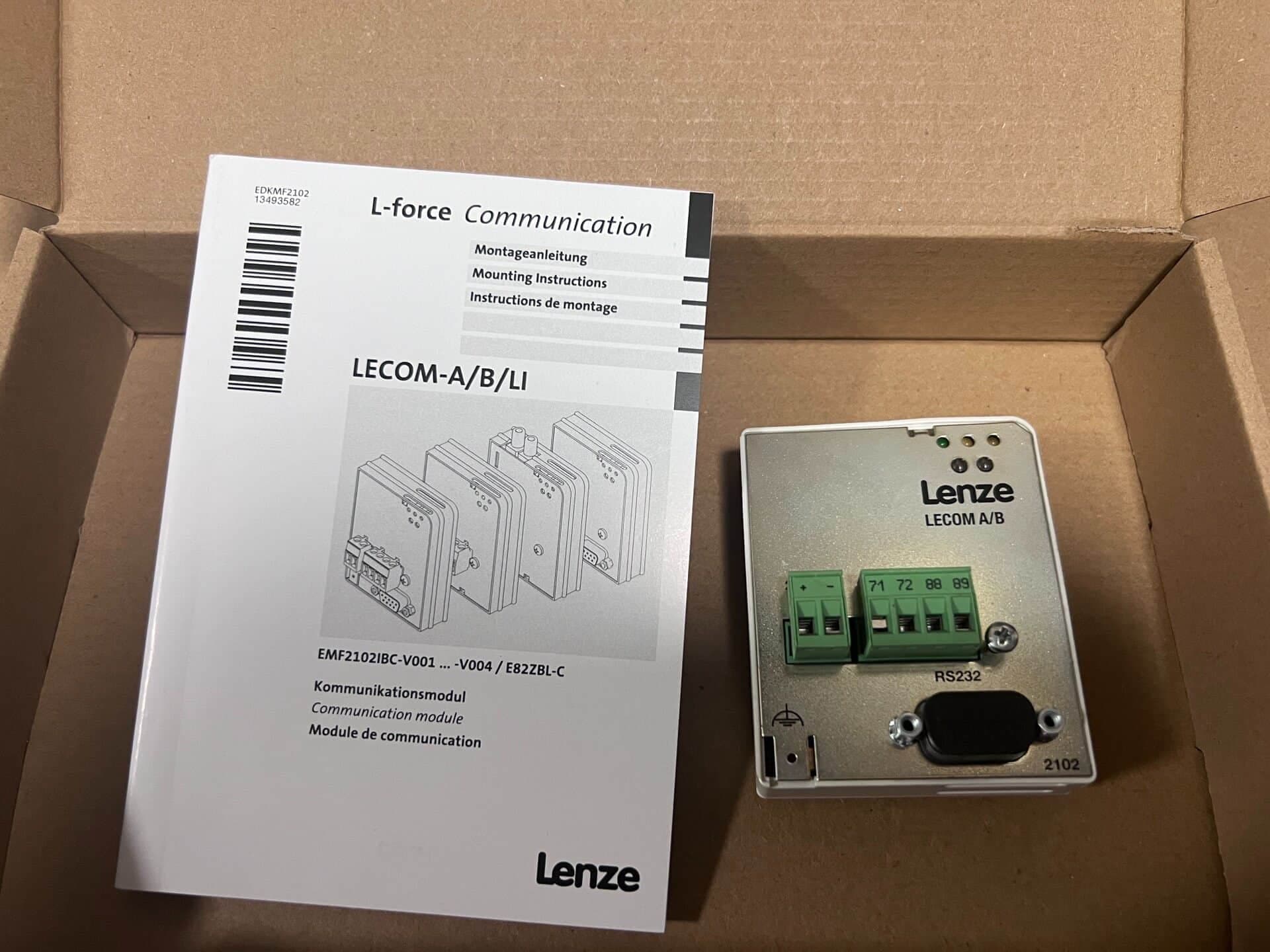 Nuovo modulo I/O industriale Lenze EMF2102IBCV003 originale FedEx DHL spedizione veloce