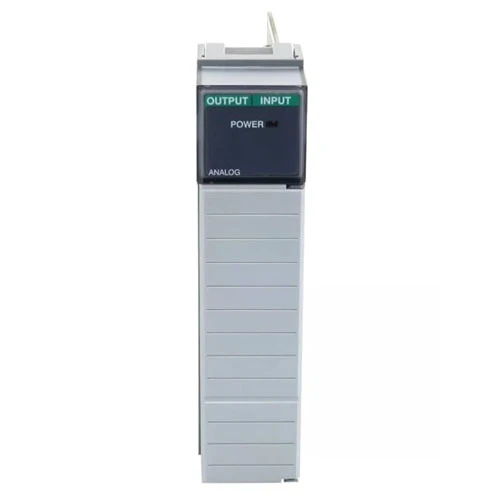 Nuovo originale 1746-FIO4I Allen-Bradley SLC 500 PLC Modulo di ingresso analogico Spedizione veloce